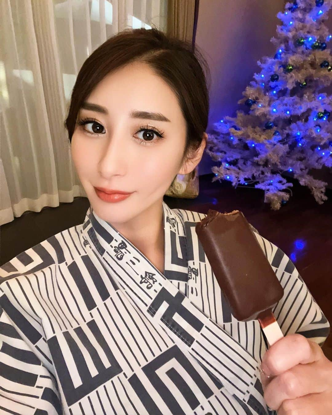 佐藤衣里子のインスタグラム：「暴飲暴食してたのでバウム美容外科で前から気になってたglp1はじめたよー✨  より効きやすいお腹に打つ サクセンダタイプ😊💉  私も実際1ヶ月試したけど、 たくさんのんで食べて3キロ痩せたの🥺  クリニックに通うのが遠い人はオンライン診療もやってます❗️  手頃な値段からはじめられるし、 会食や食べたい時は調整できてゆるく始められる( ˊ̱˂˃ˋ̱ )  私のインスタを見てくれた方は クーポンコード1001を入れて予約してね❣️ URLはこちらです↓ https://www.baysidebaum.com/in/  #銀座#バウム美容外科 #glp1ダイエット#サクセンダ#pr」