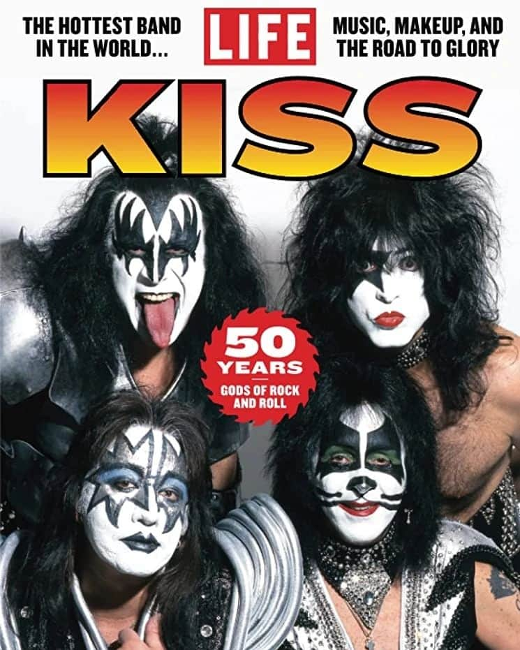 KISSさんのインスタグラム写真 - (KISSInstagram)「#KISSisEverywhere! 3 new KISS Magazines are in stores everywhere throughout the US & Canada now!」5月25日 12時05分 - kissonline