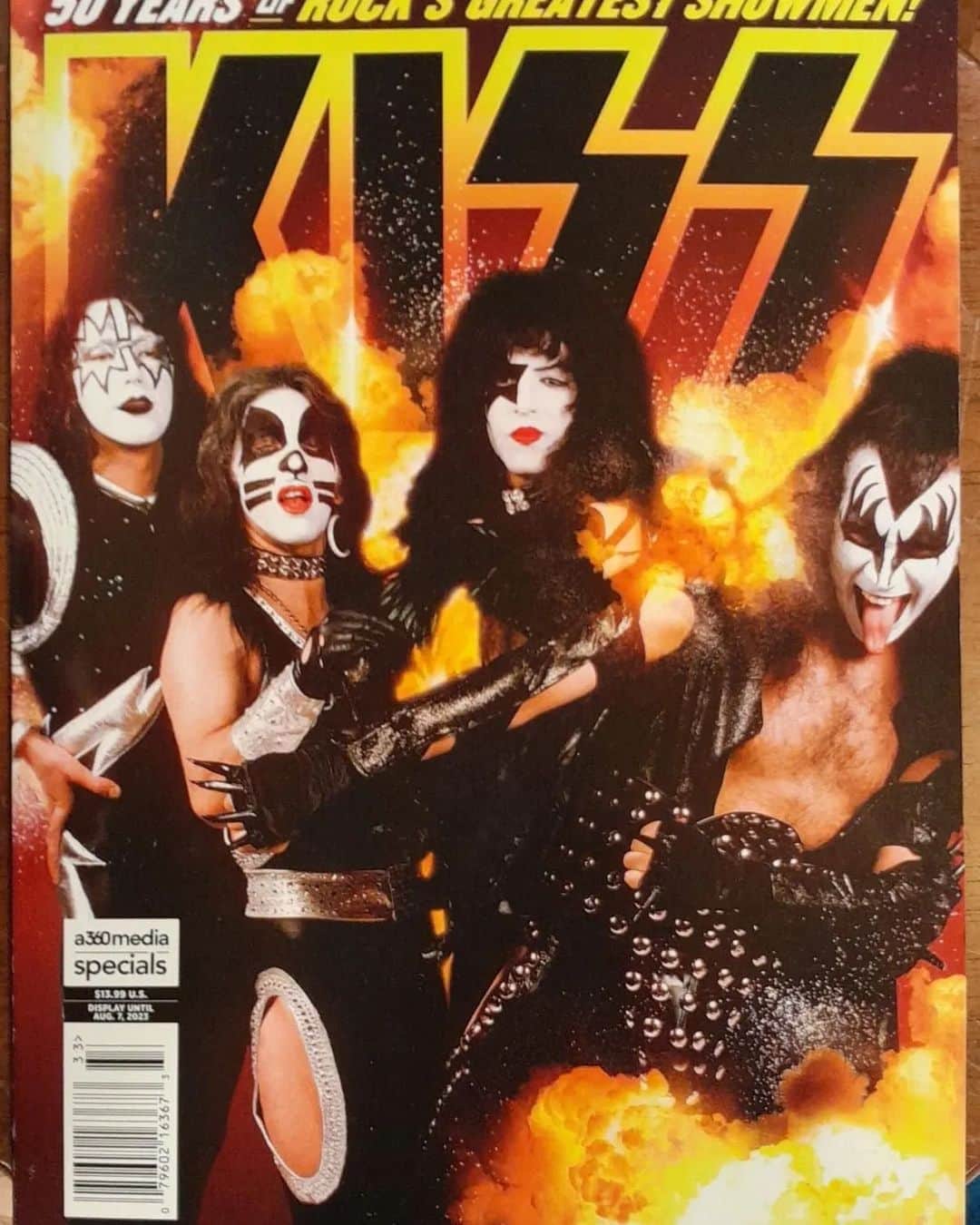 のインスタグラム：「#KISSisEverywhere! 3 new KISS Magazines are in stores everywhere throughout the US & Canada now!」