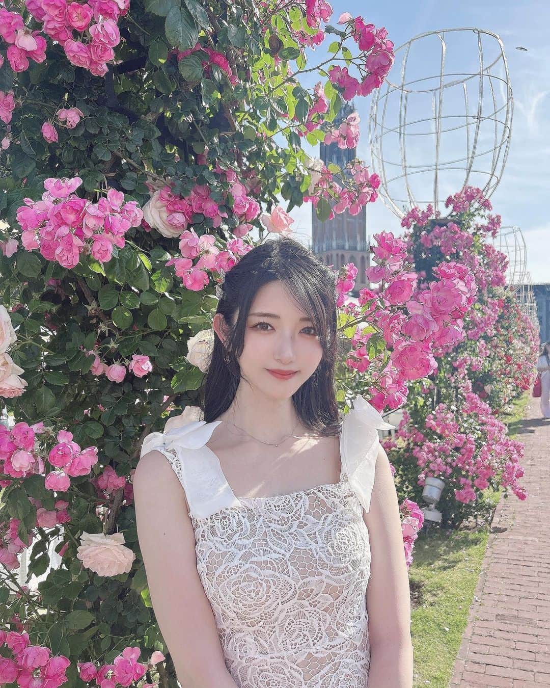 れみぱんのインスタグラム：「東京オンラインクリニック @tokyo_online_clinic で今月もスーパー美肌セットをオンライン診察受けて薬処方してもらったよー✨ : 肌荒れ・シミ予防、夏に向けた紫外線対策におすすめです☺️！ : オンライン診療が本当に便利で配達も早かったので今回は追加でニキビ治療薬(保険診療)とまつ毛美容液の処方もお願いしました！ : 丁寧な取り扱い説明書も同封されて送られてくるからわかりやすいし、通院するのが億劫でめんどくさがりな私にはオンライン診療が合ってるから続けられる😊✨ 待ち時間もないのが本当にありがたい🫶🏻 : 美肌以外にも、ダイエットや育毛、花粉症対策などなど色んな相談が出来るから気になる人は是非チェックしてみてね🫧 : PR: @tokyo_online_clinic #東京オンラインクリニック #美肌 #美白 #肌荒れ改善 #美容」