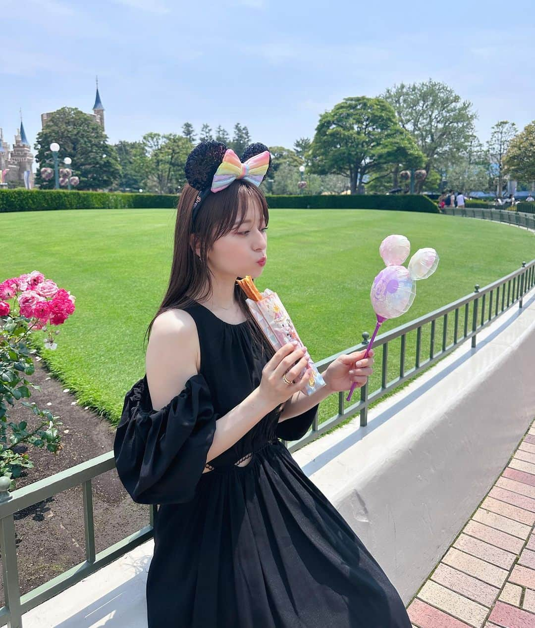 黒坂優香子さんのインスタグラム写真 - (黒坂優香子Instagram)「Tokyo Disneyland 40th anniversary   🎠Dream-Go-Round🎡  #tokyodisneyland #tokyodisneyresort #dreamgoround #40thanniversary #東京ディズニーランド #東京ディズニーランド40周年　#行ってきました #幸せ」5月25日 12時33分 - yukakokurosaka0606