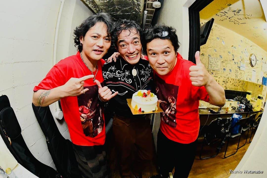 原田喧太さんのインスタグラム写真 - (原田喧太Instagram)「Mountain man Live @ 大阪SOMA photo by 渡邉俊夫 #皆んなありがとう  #最高な時間  #大阪 #男闘呼組  #高橋和也 #平山ﾋﾗﾎﾟﾝ牧伸  #原田喧太」5月25日 12時47分 - kenta.harada