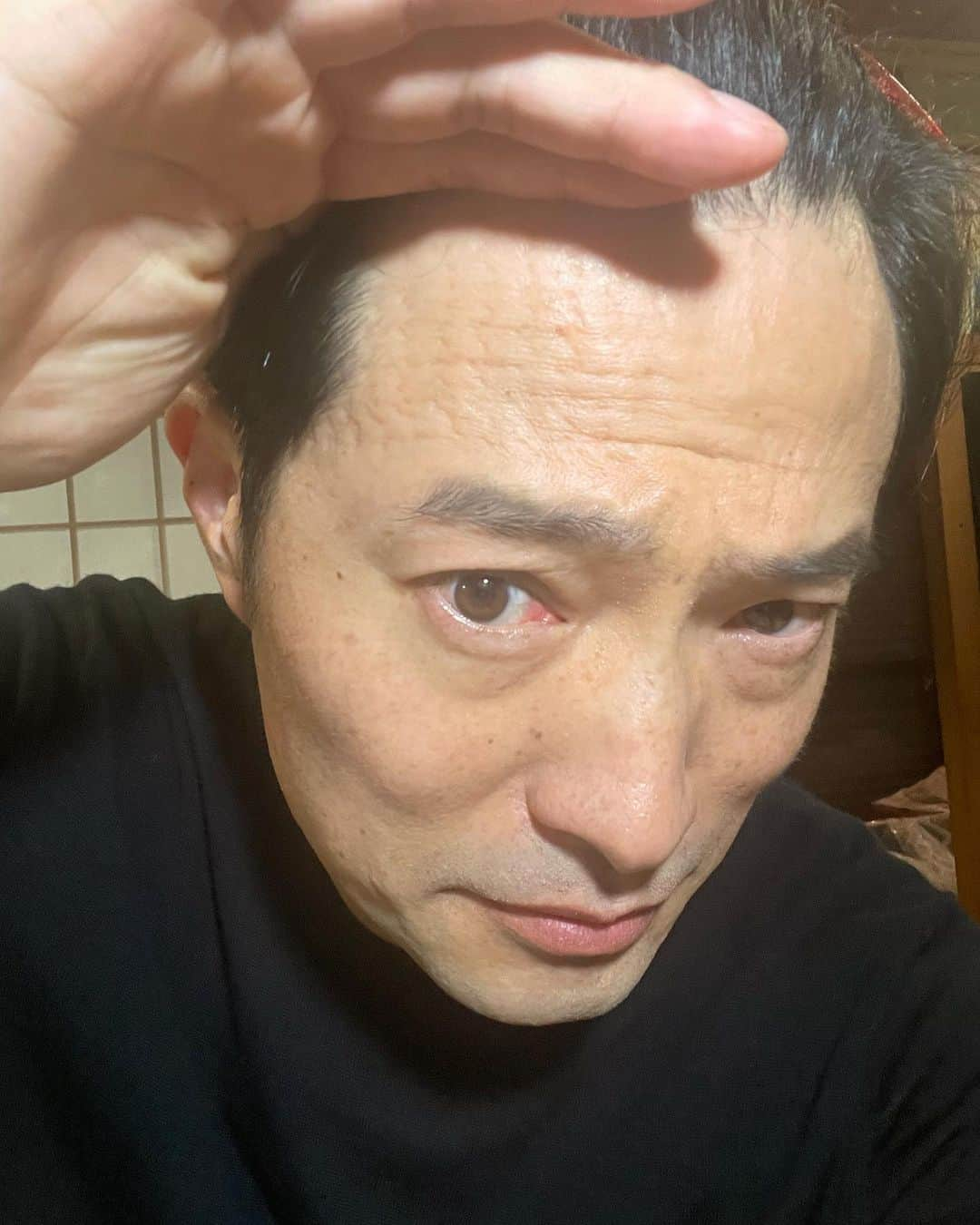 前川泰之さんのインスタグラム写真 - (前川泰之Instagram)「今日5/25よる10:45〜  NHKよるドラ  『おとなりに銀河』  いよいよ最終回！！！  僕演じる健さんは、撮影最終日までずーっとギプスとか頭のネットとかして怪我ばっかりだったなぁ😅  クランクアップの後、ネット外したら頭がネット柄に😱  今夜の『おとなりに銀河』もお楽しみに〜  #おとなりに銀河　#よるドラ　#NHK  #佐野勇斗　#八木莉可子　#小山紗愛　#石塚陸翔　#中田クルミ　#大津尋葵　#坂田梨香子　#藤原大祐　 #本多力　#北香那 #河井青葉」5月25日 12時48分 - maekawa_yasuyuki_official