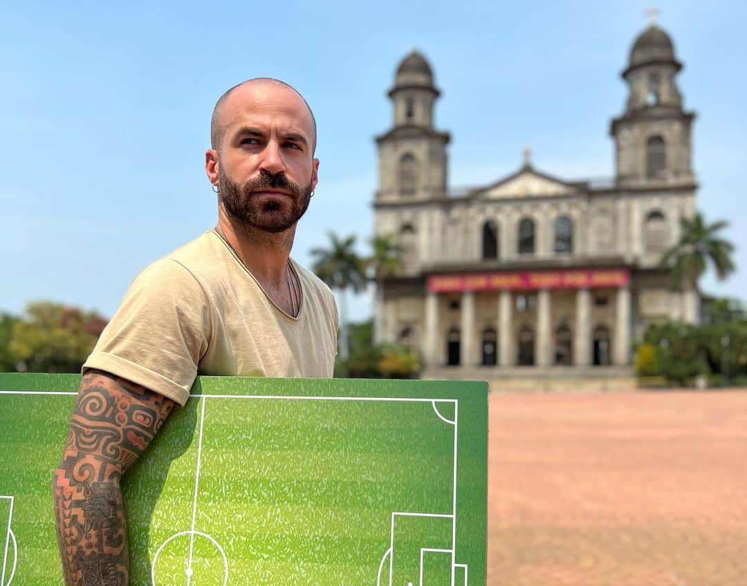 マルク・クロサスさんのインスタグラム写真 - (マルク・クロサスInstagram)「Marca Personal en Managua 🇳🇮  📸: @dagarciato」5月25日 12時43分 - marccrosas