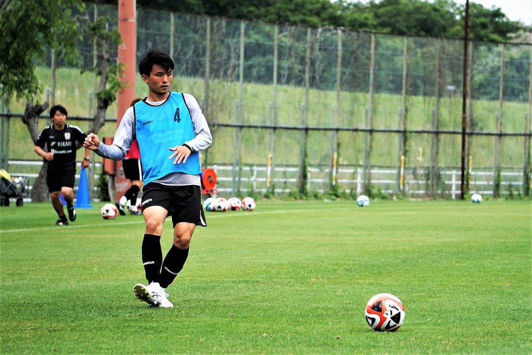 愛媛FCさんのインスタグラム写真 - (愛媛FCInstagram)「🍊EFC TRAINING PHOTO📸  📅5月27日（土） ⌛15時キックオフ 🆚#福島ユナイテッドFC 🏟#ニンスタ  試合・イベント情報はこちら https://ehimefc.com/game/game27165.html#event  #ヒカリ #ベネフィットワン #マテラ81 #ジョガボーラ #JOGARBOLA #サンパーク #ehimefc #愛媛FC #己超」5月25日 12時55分 - ehimefc12