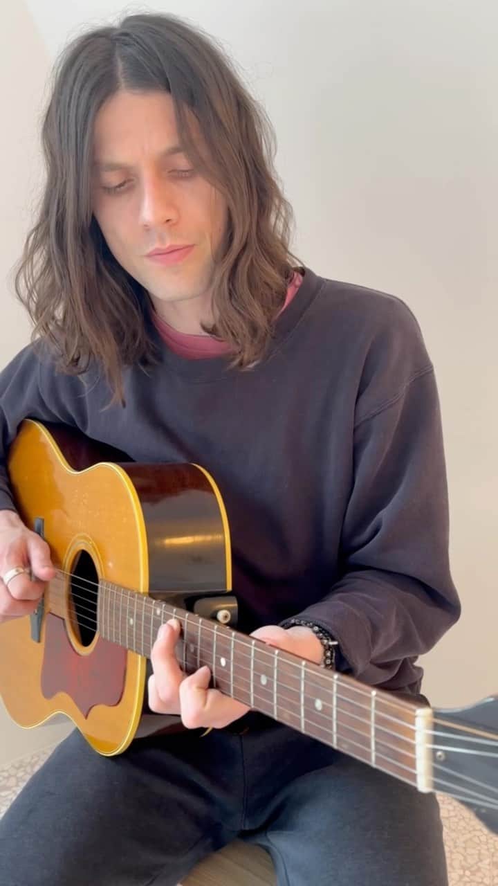 のインスタグラム：「This is Slide. The last song from my second album Electric Light. I love this song so much. @jongreen1979 and I wrote it last for that album as well. And our great friend @drh3 spoke some beautiful words by Allen Ginsberg across the end of the recording for us. Sweet sweet memories of summer 2017 x」