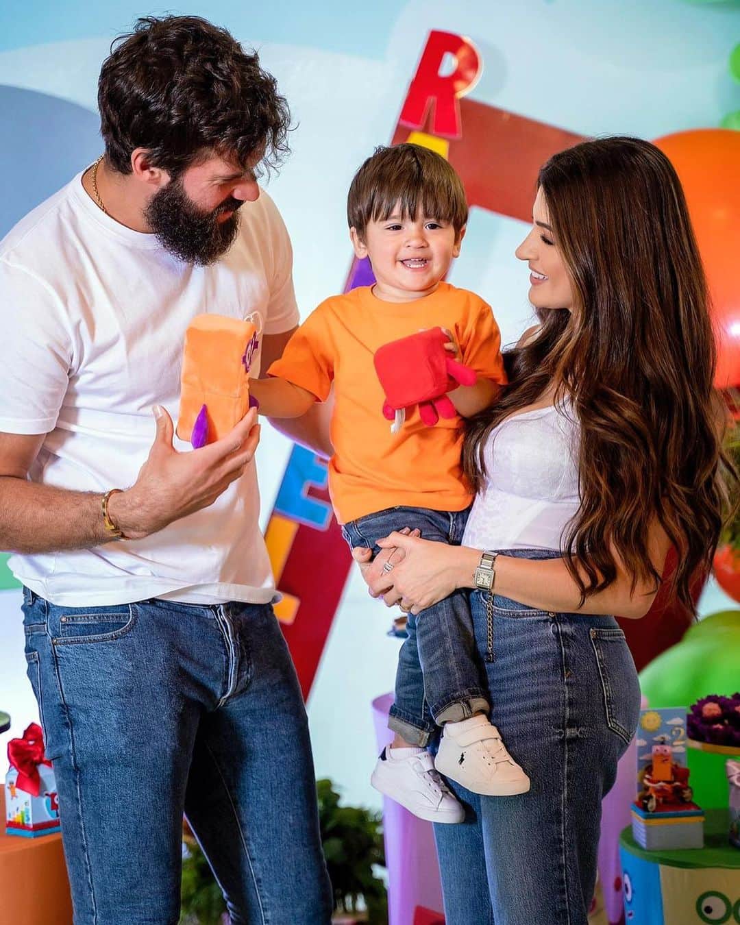 ナタリア・ベッカーのインスタグラム：「Celebrando os 2 aninhos do Rafa… 🧡」