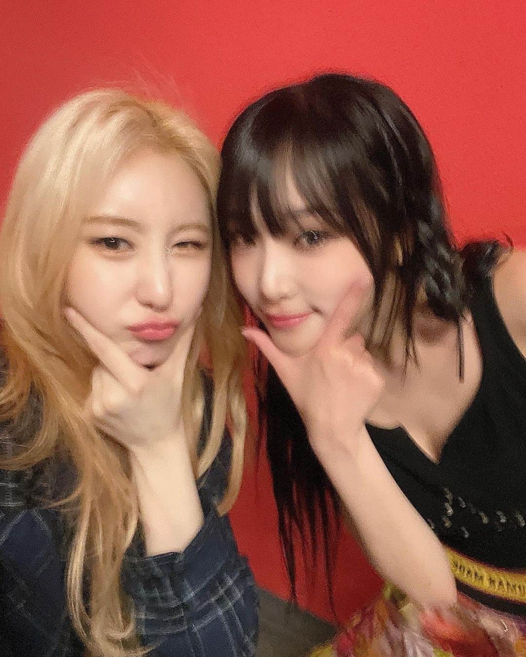 イ・チェヨンさんのインスタグラム写真 - (イ・チェヨンInstagram)「서경대 짱💚 내 인생 첫 대학축제 공연 끝  #곡_순서는_다시_생각해보는걸로  #숨차」5月25日 23時50分 - chaestival_