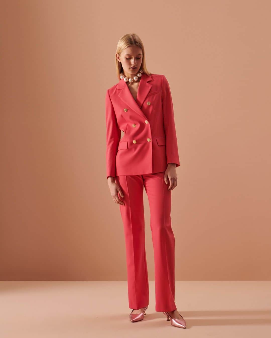 タラジャーモンのインスタグラム：「Embracing the power of pink from head to toe 💕  #tarajarmon #fashion #PE23 #newin」
