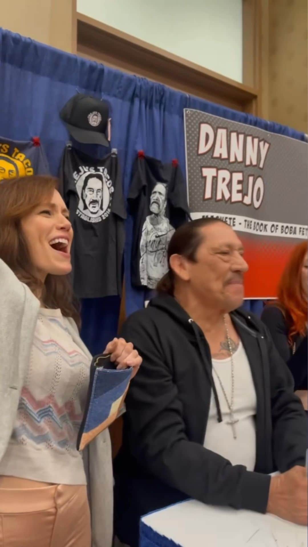 のインスタグラム：「Have you entered one of the raffles to win an autographed Armorer @originalfunko or hammer?  If you see me at a convention, chances are you will have an opportunity to do so.  We’re raising money for @voicesagainstcancer, a non-profit that funds pediatric cancer research and provides financial and emotional support to the families and children combatting various cancers.  You need not be present to win, and we promise not to let @officialdannytrejo swipe your prize!  Thank you to everyone who has contributed to #givekidsavoice   #tbt #throwbackthursday #forthefoundlings #thisistheway #themandalorian #dannytrejo #emilyswallow #charity」