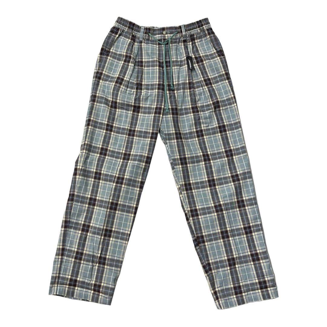 ジャムルのインスタグラム：「イージーパンツ Dusty blueチェック　¥6800+tax(7480) . くすみブルーのチェックでめちゃくちゃ良い色味のイージーパンツ。 イージータイプですが、ちゃんとベルトループもあって使い勝手良さそうです。 .  WEB SHOPに入荷しております。 是非ご覧ください。 jammru.com  #お問い合わせはお電話で承ります #jammru #osaka  #fashion  #streetstyle  #streetfashion  #vtg  #vintage  #used  #usedclothing  #古着 #古着屋 #ファッション #70s #80s #90s」