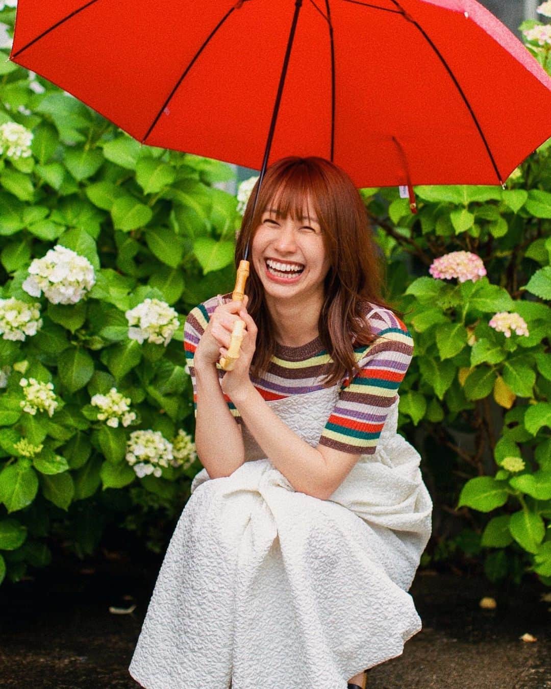 加藤育実さんのインスタグラム写真 - (加藤育実Instagram)「そろそろ梅雨ですね！雨ばかりは嫌だけど☔️ この時期にしかみれない可愛いお花が見れたり、買ったばかりのお気に入りの傘がさせたり、お肌が潤ったり、作物が育ったり← いいことも沢山あるね！！  日本の四季を沢山楽しんでいきましょ🎵  #加藤いくみ #ポートレートモデル #雨」5月25日 16時01分 - katoikumi193