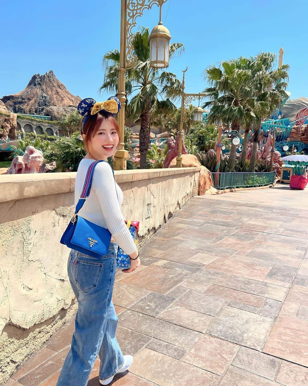 のインスタグラム：「💙🩵  #disney #disneysea #ディズニーシー」