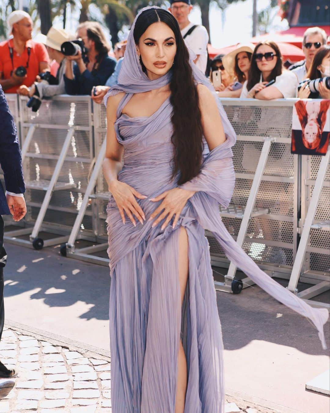 Zara Martinさんのインスタグラム写真 - (Zara MartinInstagram)「Princess Jasmine does Cannes 💫 Merci @chopard for the best time & @iulia_matei for all the 📸 #Cannes2023 #ChopardLovesCinema #festivaldecannes」5月25日 16時31分 - zaramartin