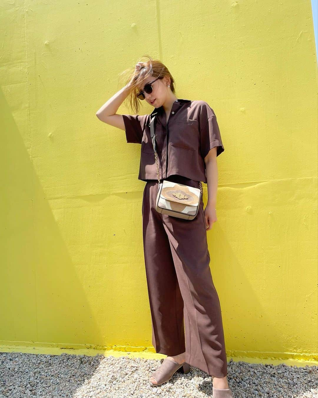 杉ありささんのインスタグラム写真 - (杉ありさInstagram)「. 最近の#私服 🌼  tops&bottoms #norc #norcbytheline  bag #ralphlauren   お気に入りのセットアップ☺︎ 上まで閉めて着ても良いし、上下バラバラに着ても可愛い🤎  きっとあっという間に夏が来ますねぇ🌞🌈」5月25日 16時40分 - itsmeariiisa