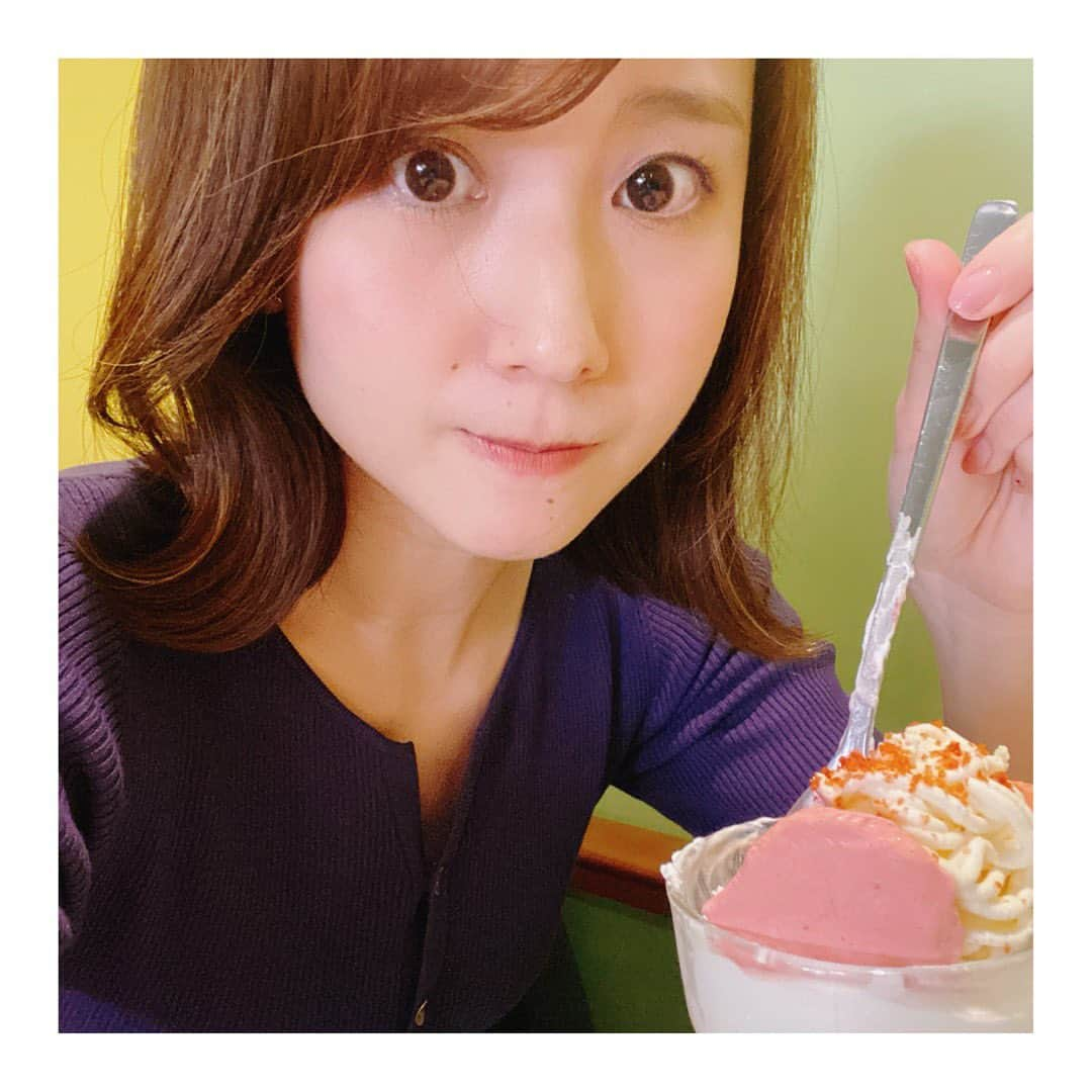 柴田平美さんのインスタグラム写真 - (柴田平美Instagram)「どうしても どうしても 食べたくて すべりこんだ #ロマンティコロマンティカ 🎠  このパフェを食べに 函館へ行きたいと いつも思っています。笑  嬉しくて 嬉しくて 早く食べたくて 写真の構図も雑😂笑  クッキーも可愛いです。 皆さんも 函館行った際は是非。  #パフェカドー #ロマロマ #パフェ #パフェ活 #函館 #北海道 #アナウンサー」5月25日 16時51分 - narumi.shibata99