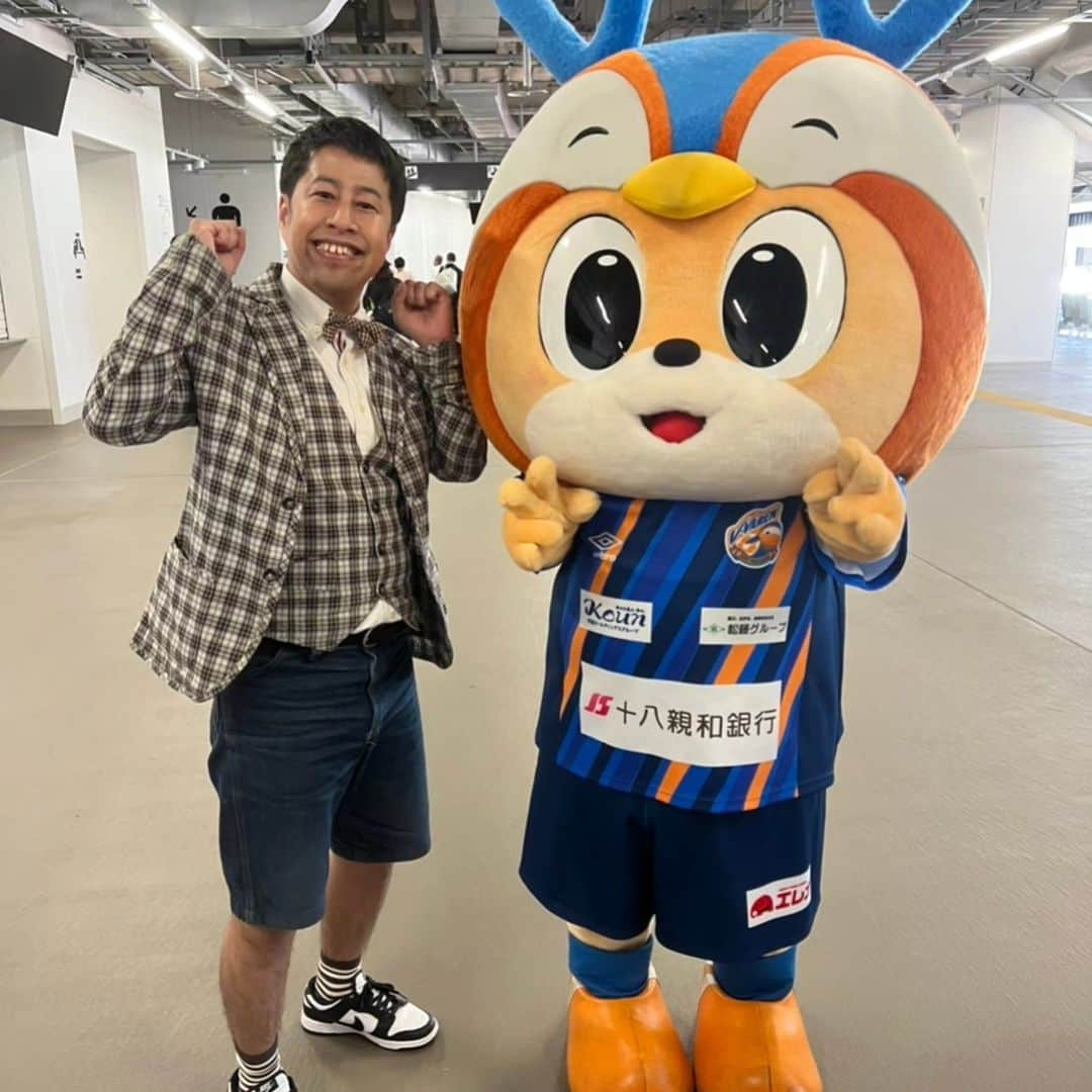 井口浩之のインスタグラム：「マスコット。  #ウエストランド #Jリーグ #マスコット」