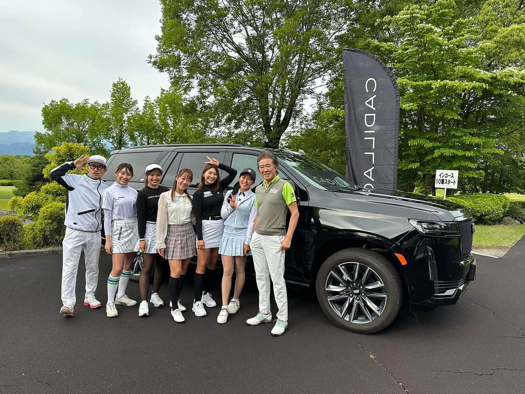 西岡徳馬のインスタグラム：「キャデラックゴルフ⛳️コンペ❣️  アンバサダーになって三度目の コンペが富岡倶楽部でありました♪ 朝は寒いくらいだったが、3ホール⛳️ぐらいから、最高のゴルフ⛳️日和で 良かったです！ 小澤美奈瀬さん、杉山美帆さん 10年前から変わらずの、 美人ゴルファー達と、、、笑」