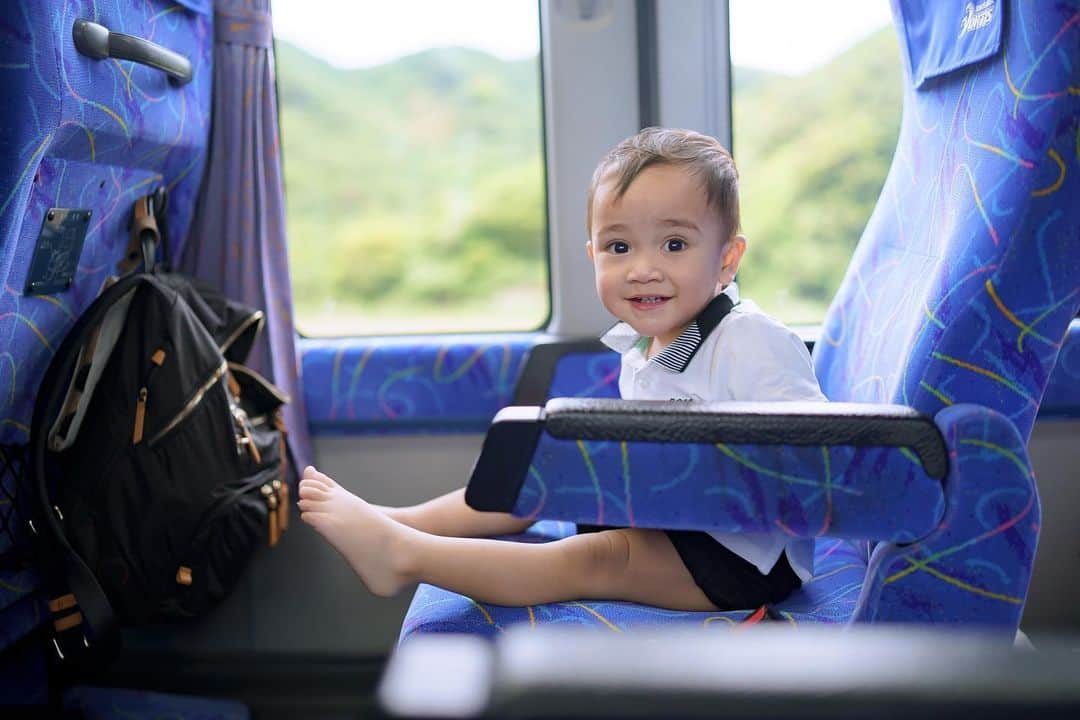 Raffi Ahmadさんのインスタグラム写真 - (Raffi AhmadInstagram)「Rayyanza suka jalan-jalan ❤️🚄  Jalan-jalan kemana lagi ya kita? 🤔」5月25日 17時09分 - raffinagita1717