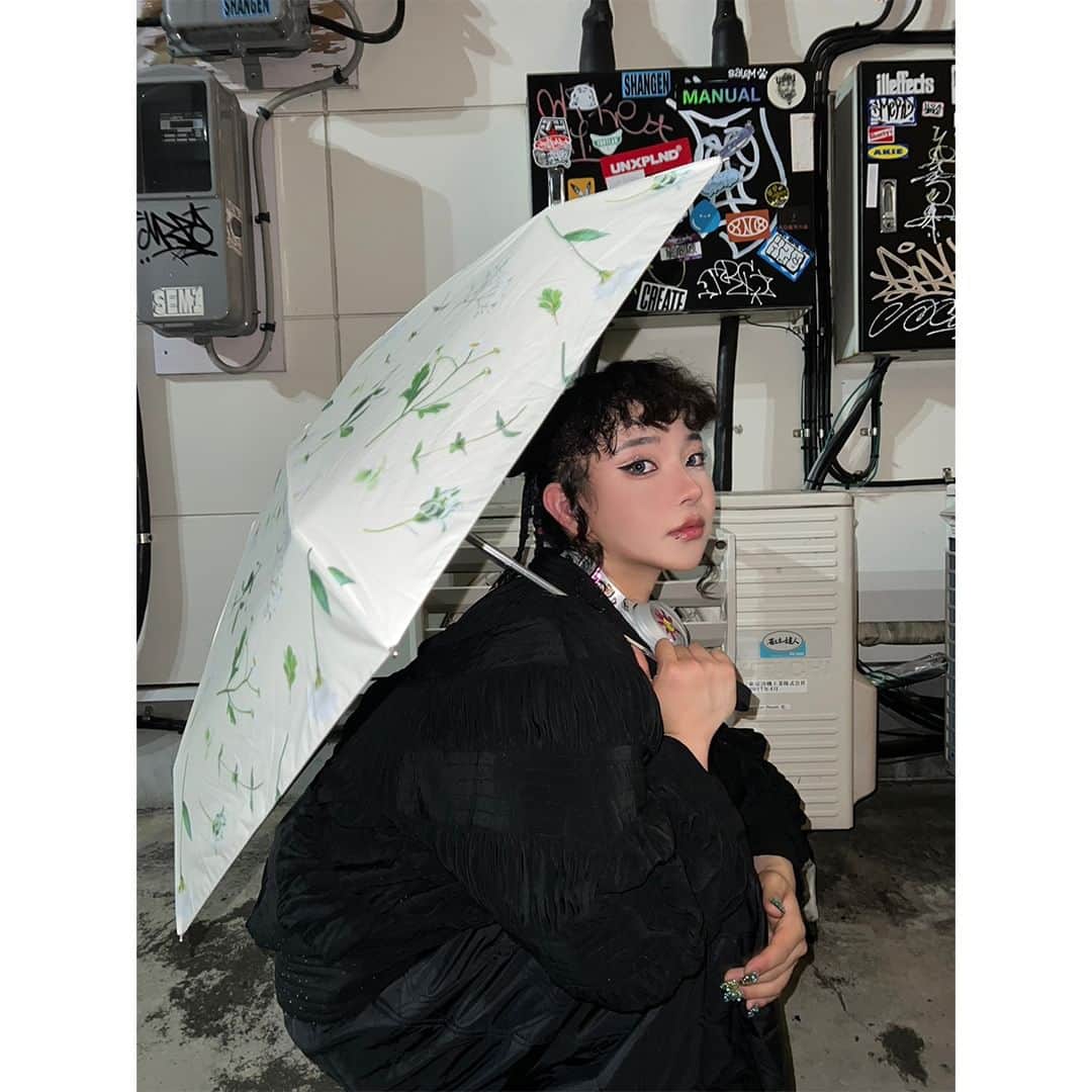 planticaさんのインスタグラム写真 - (planticaInstagram)「plantica × Wpc. フラワープリントタイニー折りたたみ日傘（晴雨兼用）  プランティカの花柄を散りばめた、大人っぽくシックなデザインの折り畳み日傘です。詳しくはWpc.のオンラインストアにて。  ☂️：ベージュ @wpc_official  #plantica #プランティカ #wpc #折り畳み傘」5月25日 17時08分 - plantica_jp