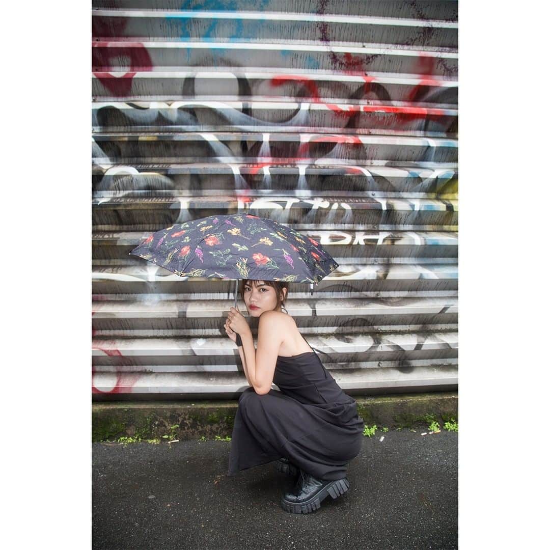 planticaさんのインスタグラム写真 - (planticaInstagram)「plantica × Wpc. フラワープリントタイニー折りたたみ日傘（晴雨兼用）  プランティカの花柄を散りばめた、大人っぽくシックなデザインの折り畳み日傘です。詳しくはWpc.のオンラインストアにて。  ☂️：ブラック @wpc_official  #plantica #プランティカ #wpc #折り畳み傘」5月25日 17時09分 - plantica_jp