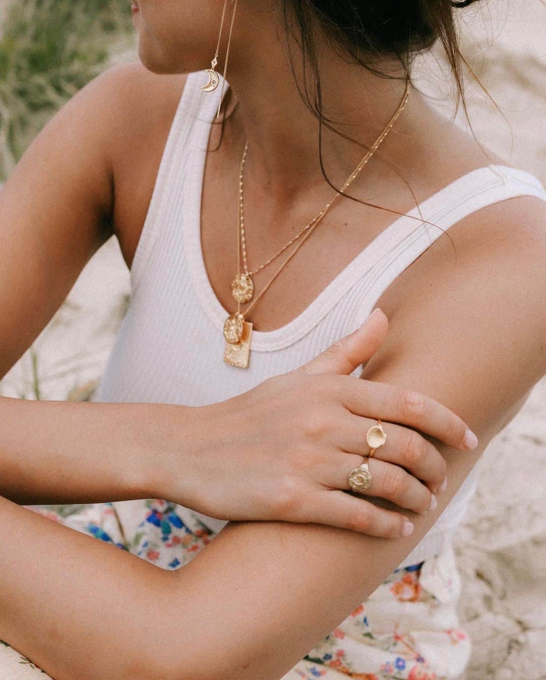 SPELLのインスタグラム：「Gemini season is finally here + our Stargazer Zodiac Jewellery is the perfect gift for your loved ones… hand drawn in-house + carefully created for the stargazers 💛💫」
