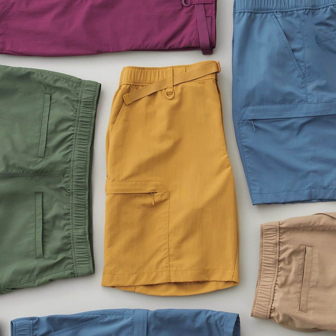 ユニクロさんのインスタグラム写真 - (ユニクロInstagram)「UNIQLO Masterpiece Short pants  455505 Geared shorts (8.0) More tool than shorts. A pair of shorts packed with utility - six pockets with generous storage capacity, lightweight, water repellent fabric, and an easy release buckled belt that unfastens with just a single touch. It's functional beauty you can wear. Think of it more as a tool than a garment.  455503 Chino shorts (8.5) Shorts with style Expertly selected material creates a quality impression. The 100% cotton twill exudes luxury. The updated silhouette and length offer a sophisticated feel. The iconic roots of chinos shine in considered details like the coin pocket.  #UNIQLOMasterpiece #UNIQLO #Masterpiece #Simplemadebetter #LifeWear」5月28日 18時00分 - uniqlo