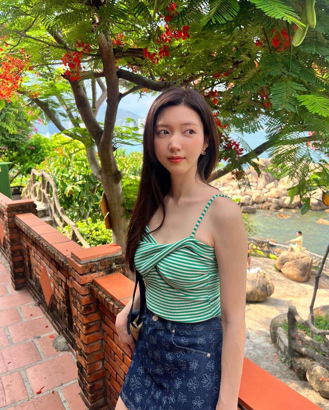 チェ・ソジンのインスタグラム：「여름 좋아해요😍  #nhatrang #vietnam #베트남 #가족여행」