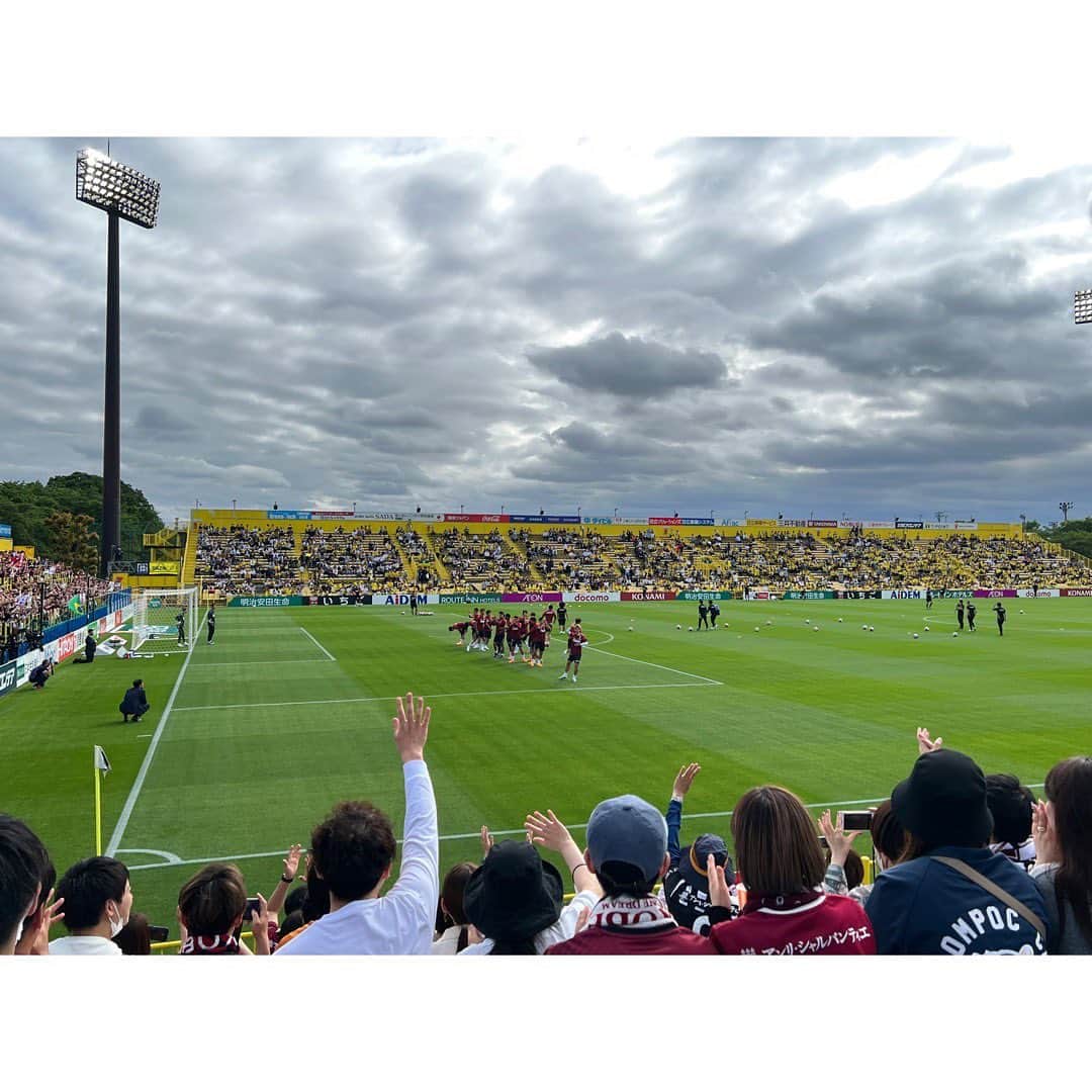 田村響華のインスタグラム：「⁡ 先日やぶさやちゃんに誘ってもらって人生初サッカー観戦⚽️ ⁡ この日をずーっと楽しみにしてました❤️ ⁡ #vissel #reysol」