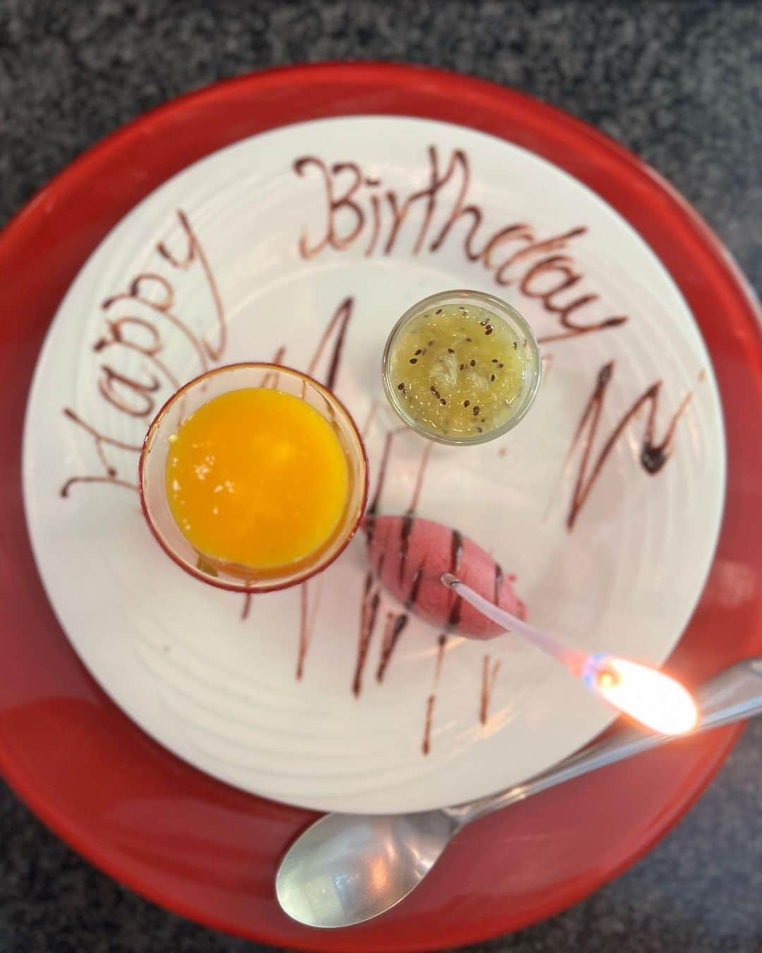 羽島めいさんのインスタグラム写真 - (羽島めいInstagram)「5.25誕生日を迎えました。 舁夫さん達からの沢山のメッセージ、いろんな友達からのサプライズお祝いをして貰えてとても幸せです🥲  PS：誕生日前日に髪を切りました。むっちゃ良い感じにしてもらいました✌️」5月25日 18時09分 - mei__kmyd