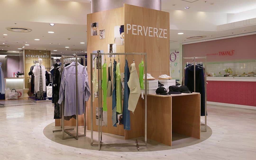 PERVERZE_OFFICIALさんのインスタグラム写真 - (PERVERZE_OFFICIALInstagram)「We are having a pop-up store until 30th May at Nagoya Takashimaya @style_and_edit_nagoya . You can see and try our SS23 collection and special collaborative items with NEW ERA @neweracap and NOVESTA @novesta . We're looking forward to seeing you.  5/30(火)までの期間限定で、名古屋高島屋にてポップアップストアを開催しております。 SS23の最新春夏コレクションアイテムのほかNEW ERAやNOVESTAとコラボレーションした特別なアイテムもお試しいただけます。 是非ご覧ください。  Space direction by @hrm_formula   【STORE INFORMATION】 ジェイアール名古屋タカシマヤ 4階 STYLE & EDIT ADRESS: 愛知県名古屋市中村区名駅１丁目１−４ TEL: 052-566-8254 TIME: 10:00〜20:00  #PERVERZE #SS23」5月25日 18時14分 - perverze_official