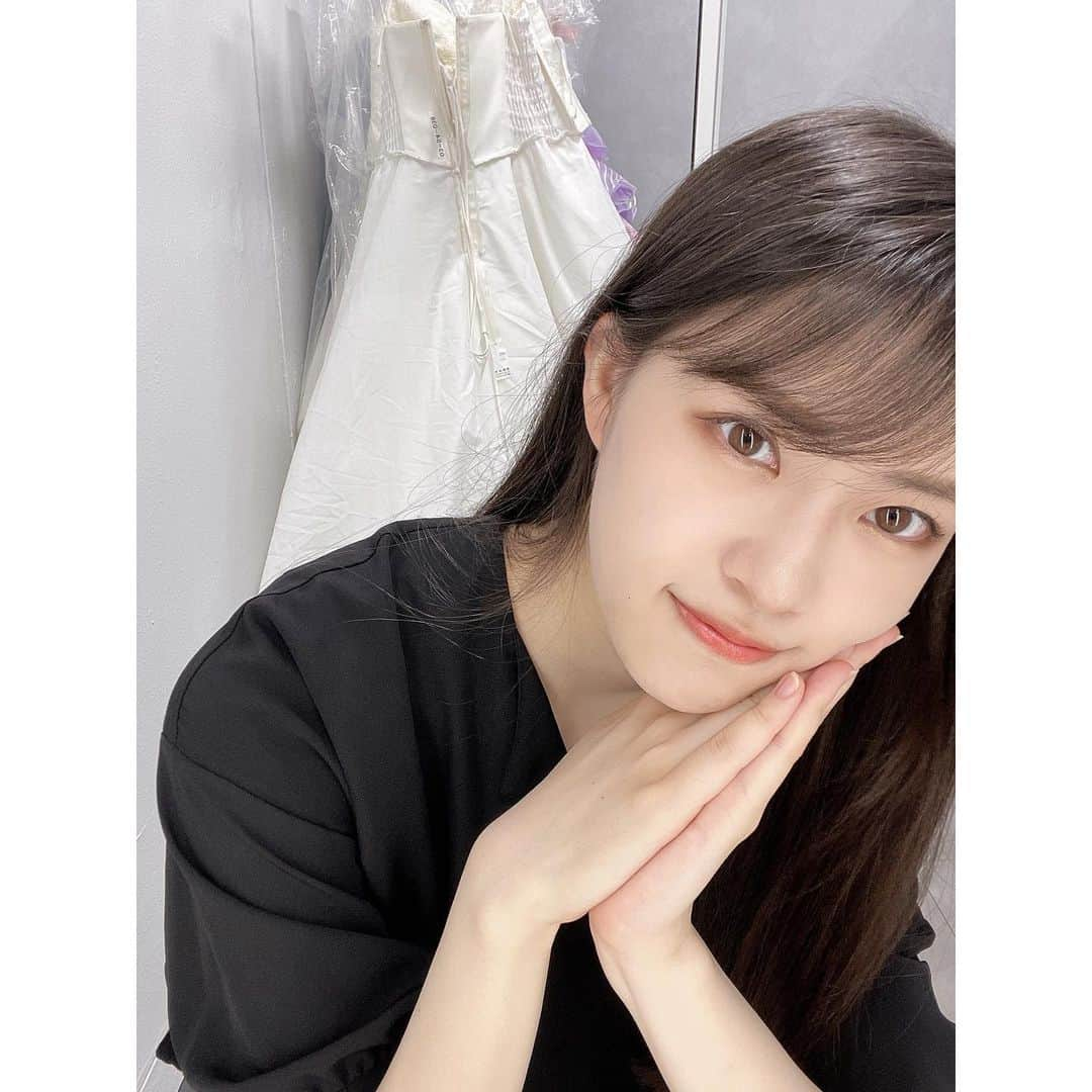 川崎琴之のインスタグラム：「お腹減った〜  何食べようかな🤔🤔 ・ ・ #自撮り #自撮り女子 #セルカ #セルフィー #モデル #ロングヘア #셀카 #셀스타그램 #모델 #일본모델 #일본여자 #selfie #japanesegirl #japanesemodel #model #longhair」