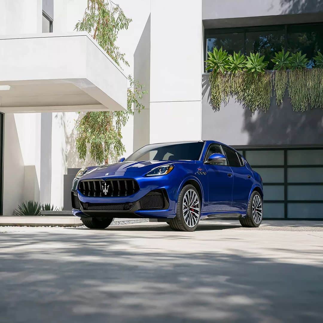 Maserati Japan | マセラティ ジャパンのインスタグラム：「マセラティ グレカーレ アンコールフェア Open Door Weekend 6/3(土)・4(日)開催  6月3日（土）-4日（日）の２日間、マセラティ グレカーレ アンコールフェア Open Door Weekendと題して、マセラティの新しいSUV グレカーレのフェアを全国の正規ディーラーにて開催いたします。  発売以来ご好評頂いております「グレカーレ」に、まだ触れて頂けていないお客様のために、4月のデビューフェアに続き、週末フェアとして機会をご用意させて頂きました。  是非、お近くのディーラーにお越し頂き、グレカーレの魅力をご体感下さい。あなた様のご来場を心よりお待ち申し上げております。  *展示車のラインアップは店舗毎に異なります。  https://www.maserati.com/jp/ja/news/maserati-approved-odw-june-2023  #Maserati #マセラティ #MaseratiJapan #マセラティジャパン #Grecale #グレカーレ #EverydayExceptional」