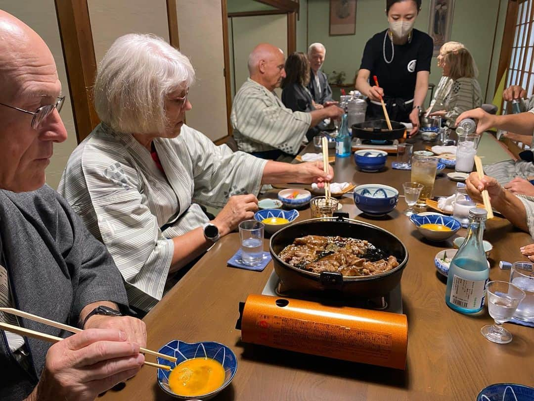 旅館 お多福さんのインスタグラム写真 - (旅館 お多福Instagram)「本日のお客様は外国からのお客様で皆様スキヤキを召し上がって頂きました♪ 生卵を食べるのは初めてだそうで『ロッキーで見た事ある‼️』と、仰ってました😆 日本を楽しんでいただけますと幸いです♪ #岡山 #津山 #okayama #tsuyama #旅館 #鍋 #雉鍋 #キジ鍋 #ケンケン鍋 #そずり鍋 #黒豚しゃぶしゃぶ #出汁しゃぶ #お多福 #旅館お多福 #旅館deご飯 #旅館de宴会 #旅館gaえんじゃ #城下町 #津山城 #城下の宿 #城下町旅籠 #インバウンド」5月25日 18時31分 - ryokan_otafuku