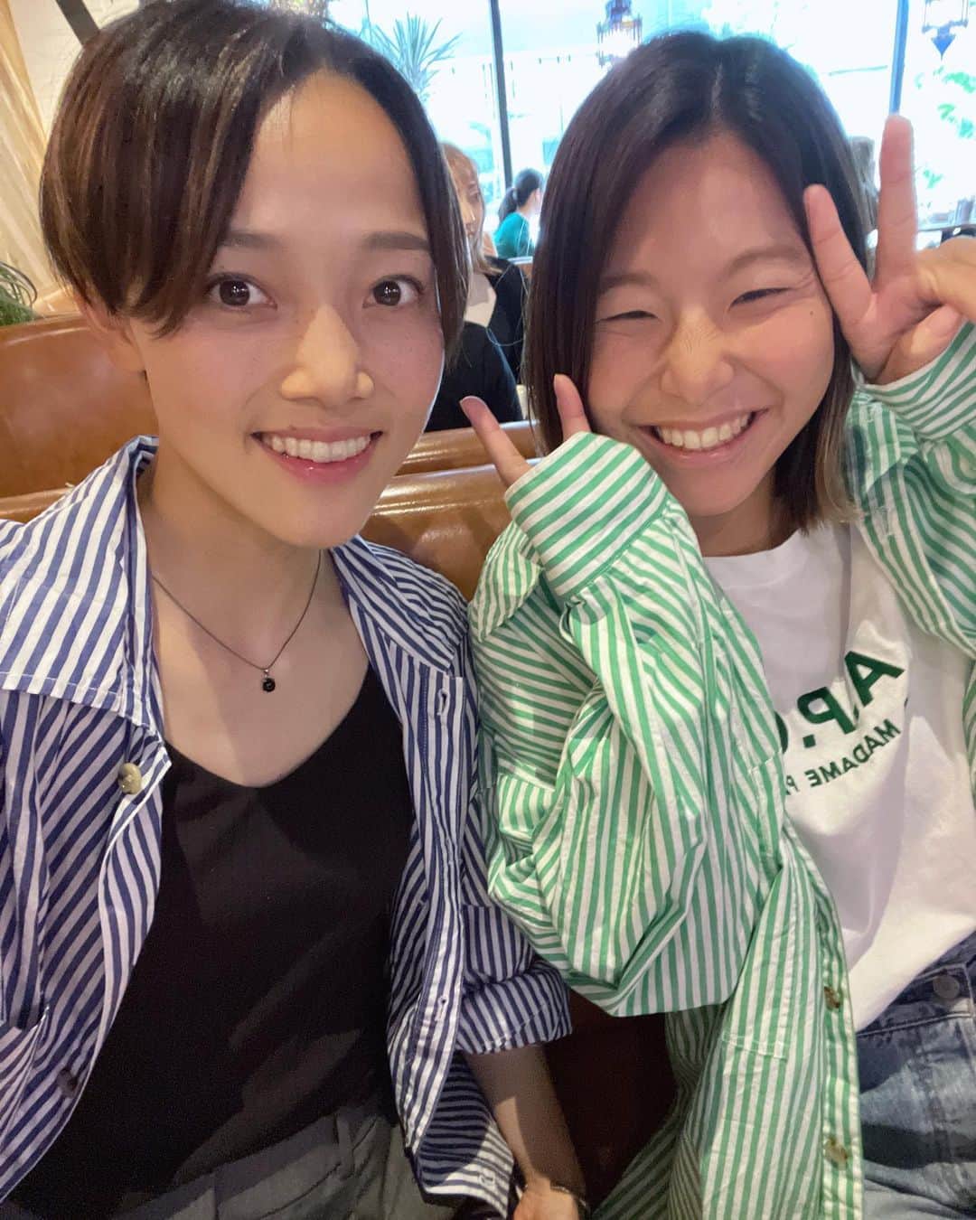 木崎あおいのインスタグラム：「_ 久しぶりのエルフェン会✌︎ 気づいたらお喋りしすぎて 最初から最後までお店にいました🙂🍭 まほ来れなかったからまたリベンジしよね🌮  #タコス食べ放題 #この中で誰が1番食べたでしょう #すぐわかっちゃいそう #たまたまひかとお揃いコーデでした」