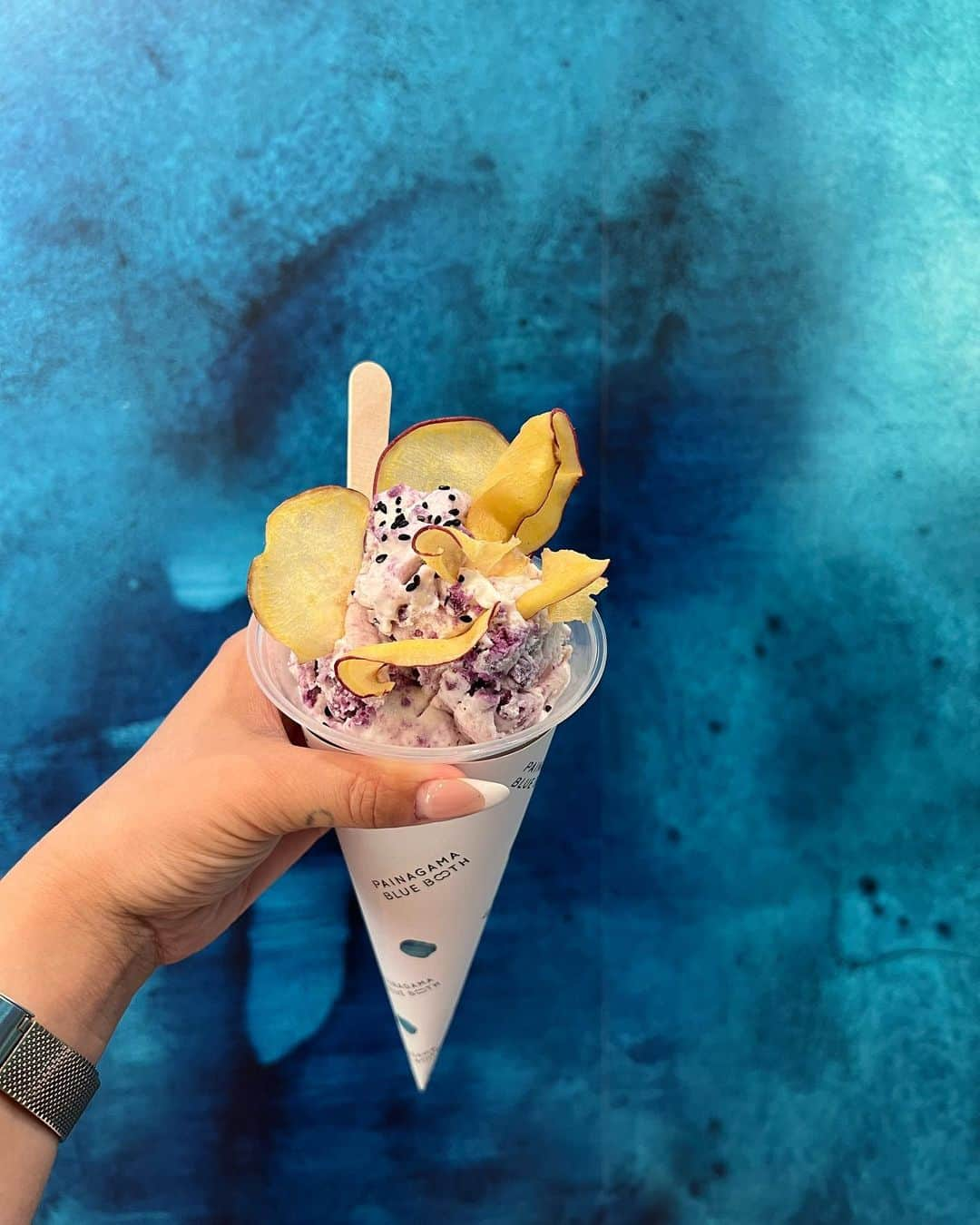 あゆぽよさんのインスタグラム写真 - (あゆぽよInstagram)「🍦  ここのアイスが美味しすぎて2回も食べた🥹  スイートパープル🍠 中に小さいわらび餅も入ってた😊  ハンモックがあってゆらゆらしながら食べた🫢💞  また行ったら絶対食べたい！！！  #宮古島 #宮古島グルメ #宮古島旅行 #宮古島ランチ #宮古島アイス #アイス #宮古島カフェ #宮古島カフェ巡り #カフェ #カフェ巡り #錦 #錦キャバ嬢 #錦キャバクラ #サロンドゴールド #ミリオンレジャーホールディングス」5月25日 18時45分 - ayupoyo519