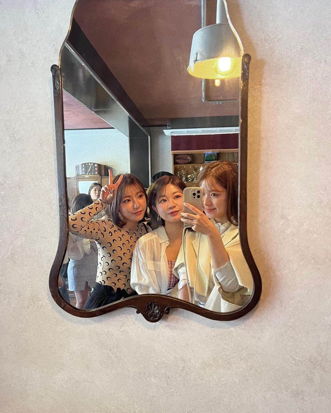 渡邉優のインスタグラム：「3人で韓国🇰🇷行けたことが 本当にシアワセだった〜  #韓国旅行 #韓国 #韓国メイク #韓国コーデ #韓国ファッション  #korea #🇰🇷」