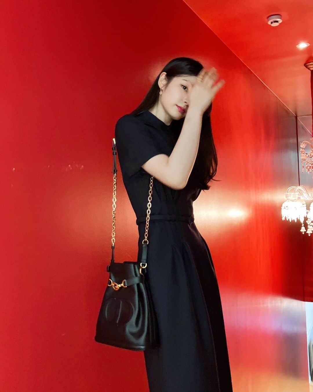 キム・ヨナさんのインスタグラム写真 - (キム・ヨナInstagram)「C'est Dior Bag🖤 @dior #diorfall23」5月25日 19時16分 - yunakim