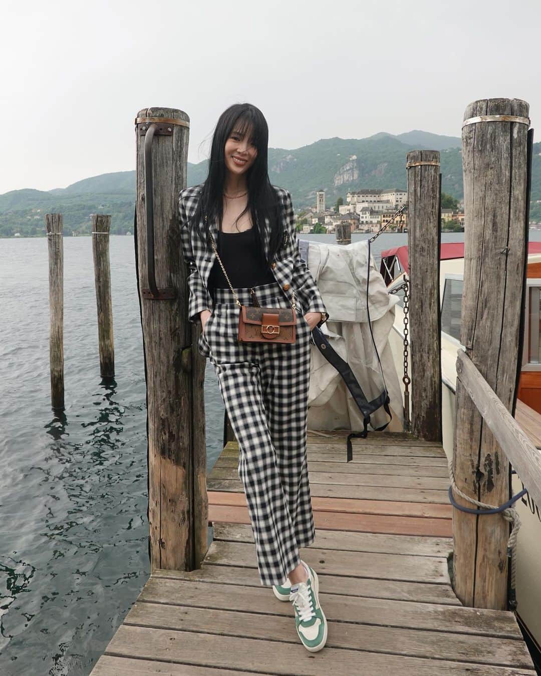 アイリーン・キムのインスタグラム：「A cloudy day won’t stop me from smiling ☺️」