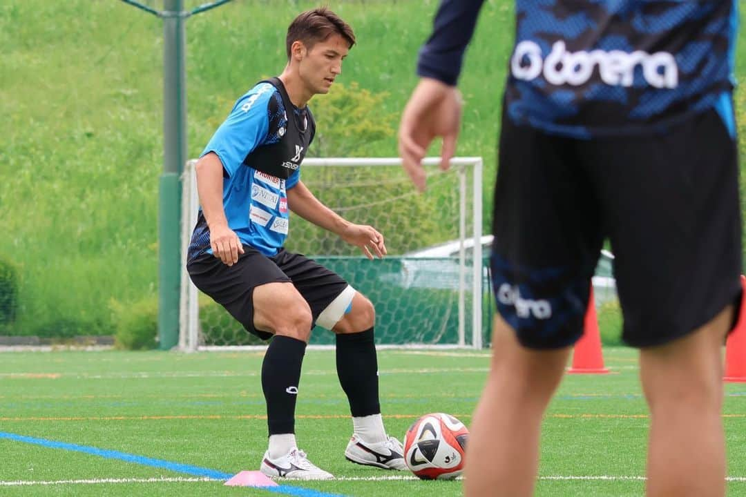 横浜スポーツ&カルチャークラブさんのインスタグラム写真 - (横浜スポーツ&カルチャークラブInstagram)「.  🔵training🟠  5/25 training photo📸  #田場ディエゴ #ピーダーセン世穏 #大越大飛 #岡本享也 #沼田皇海   NEXT👉 明治安田生命J3リーグ第11節 📅5/27(土)13:00ko 🆚#ギラヴァンツ北九州 🏟#ニッパツ三ツ沢球技場  #yscc #Ｊリーグ #jleague #j3 #横浜 #本牧 #soccer #サッカー #bonera」5月25日 20時00分 - yscc_official