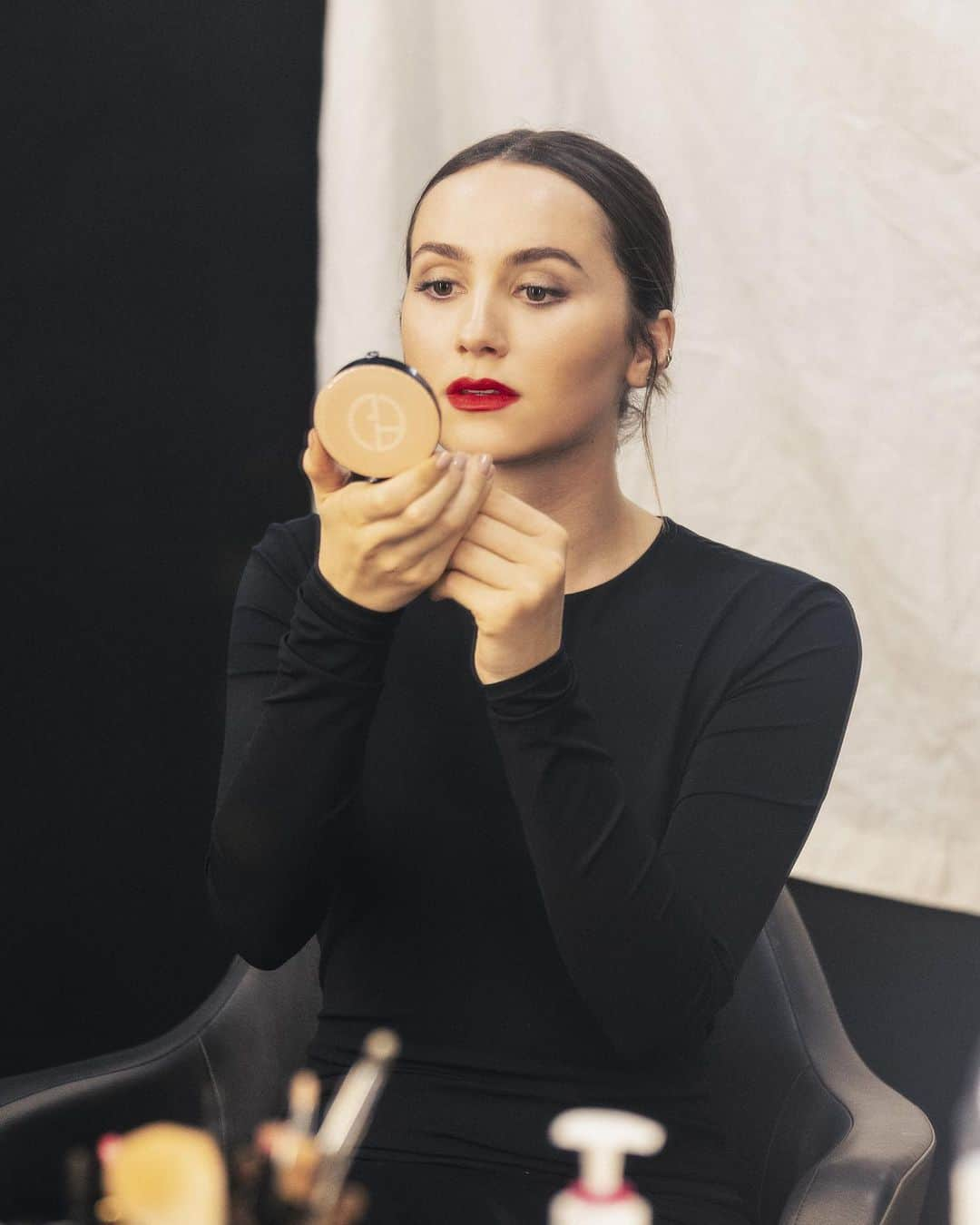 Armani Beautyさんのインスタグラム写真 - (Armani BeautyInstagram)「Exclusive access to authentic expression. Step behind the scenes with the Armani beauty GEN A collective, featuring @lilireinhart, @camimendes, @maudeapatow, @isabelamerced, and @hichasestokes.   Credit: @cibellelevi  @giorgioarmani  #Armanibeauty #GENA #LuminousSilk #ArmaniLipPower #EyeTint #ArmaniCode #AcquaDiGio #LiliReinhart #CamilaMendes #MaudeApatow #IsabelaMerced #ChaseStokes」5月25日 21時00分 - armanibeauty