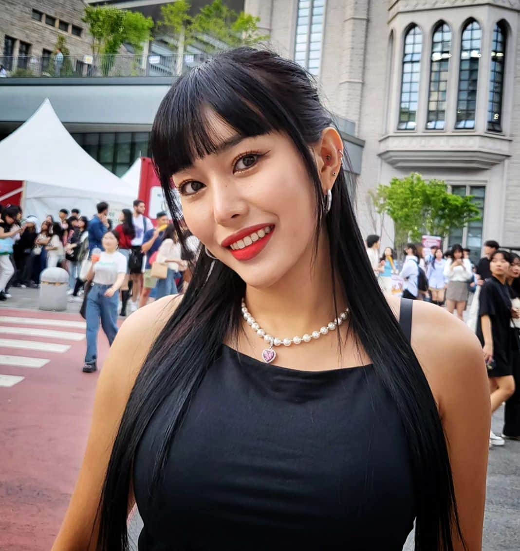 エナ のインスタグラム：「오늘 날씨 너무좋아ㅜㅜ 광대컷 브이컷 3회차!!  이제효과가 눈에띄게 보인다 🔥 갈때마다 친절하고 관리 너무잘해주셔서 매번 만족하는중 압구정로데오역도보3분컷  유라인클리닉으로 가십시다!!🏃🏃 #유라인 #컷주사 #브이컷 #광대컷 #윤곽관리 #유라인클리닉 #강남클리닉」