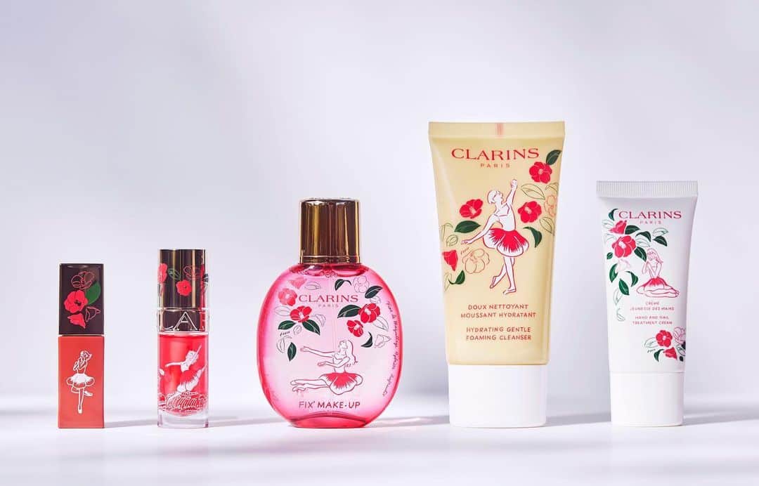 渡邉香織のインスタグラム：「CLARINS × foxco “Once Upon A Camellia Bloom Collection”. This is my very first global campaign. Can’t thank enough for such a wonderful opportunity @clarinsofficial @clarinsjp」