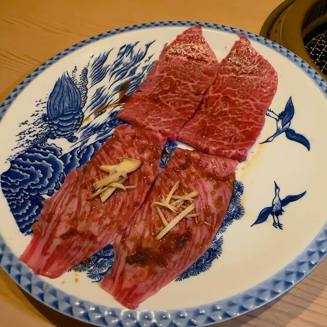 こなんさんのインスタグラム写真 - (こなんInstagram)「. . この前ほのたんから聞いた おすすめの焼肉屋さん行ったけど 美味しすぎて幸せだったな🥓 @yakiniku_fujimon_ebisu   月一の肌ケアもしたから コンディション完璧だった日🫧 @unelimit_cobo   #焼肉富士門#東京焼肉#東京グルメ#ピーリング#乳酸菌ピーリング#肌ケア」5月25日 20時04分 - konan_610