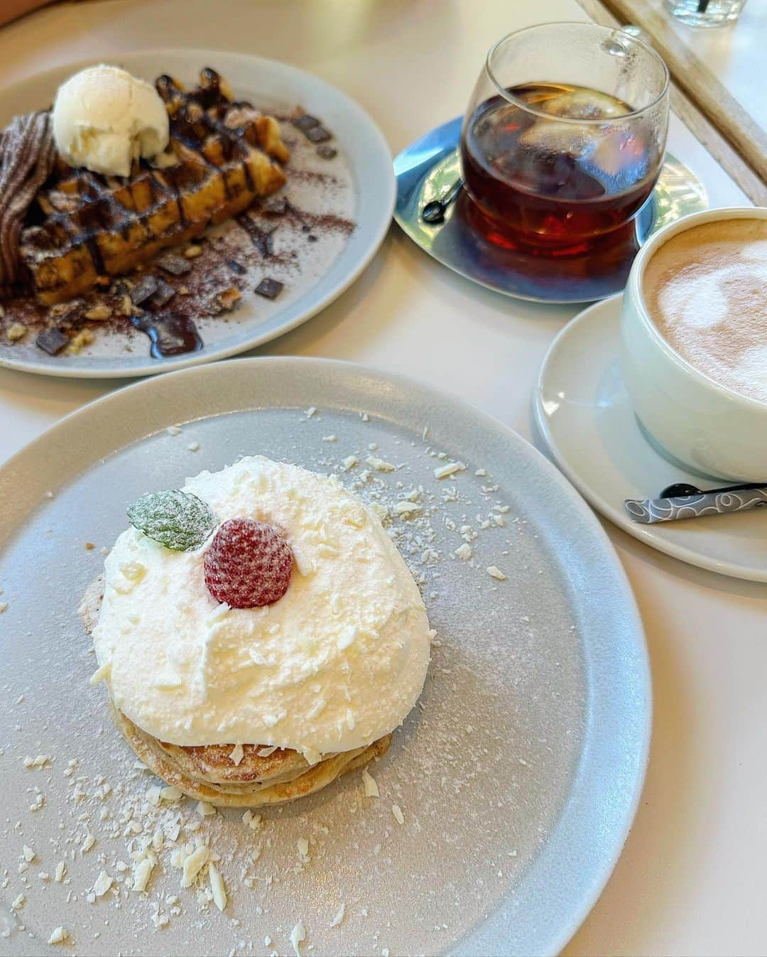 畑有里紗さんのインスタグラム写真 - (畑有里紗Instagram)「いつもご飯食べた後でも 私のご飯狙ってくる食いしん坊やな息子🤭♡  友達が自然な写真撮ってくれて嬉しい📷  ここは子連れにも優しいし ご飯も美味しいので気に入ってるお店🥰 広いからベビーカー入店もokだし ストッケもあるよ🪑◎  @sho_arii.family  #子連れランチ#息子#男の子ベビー#男の子ママ#となのいる生活#子連れに優しいお店#子連れに優しいお店#スーホルムカフェ#スーホルムカフェアンドダイニング#グランフロント大阪」5月25日 20時02分 - arii_m36