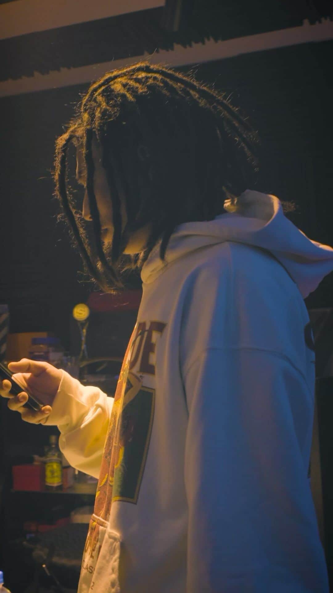 ¥ellow Bucksのインスタグラム：「with @yzerr_breath prod. by @followthaspirit」