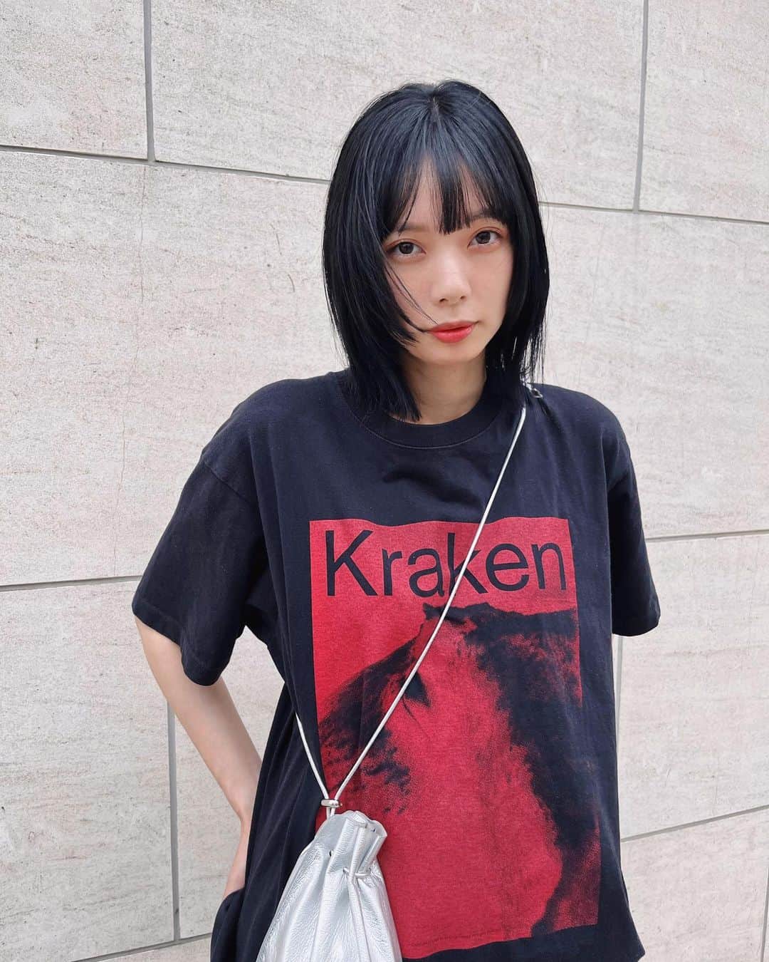 きなりのインスタグラム：「髪切った✌️ 人生で初めてこんなに短くしました！！ 頭軽いすっっきり！！！」