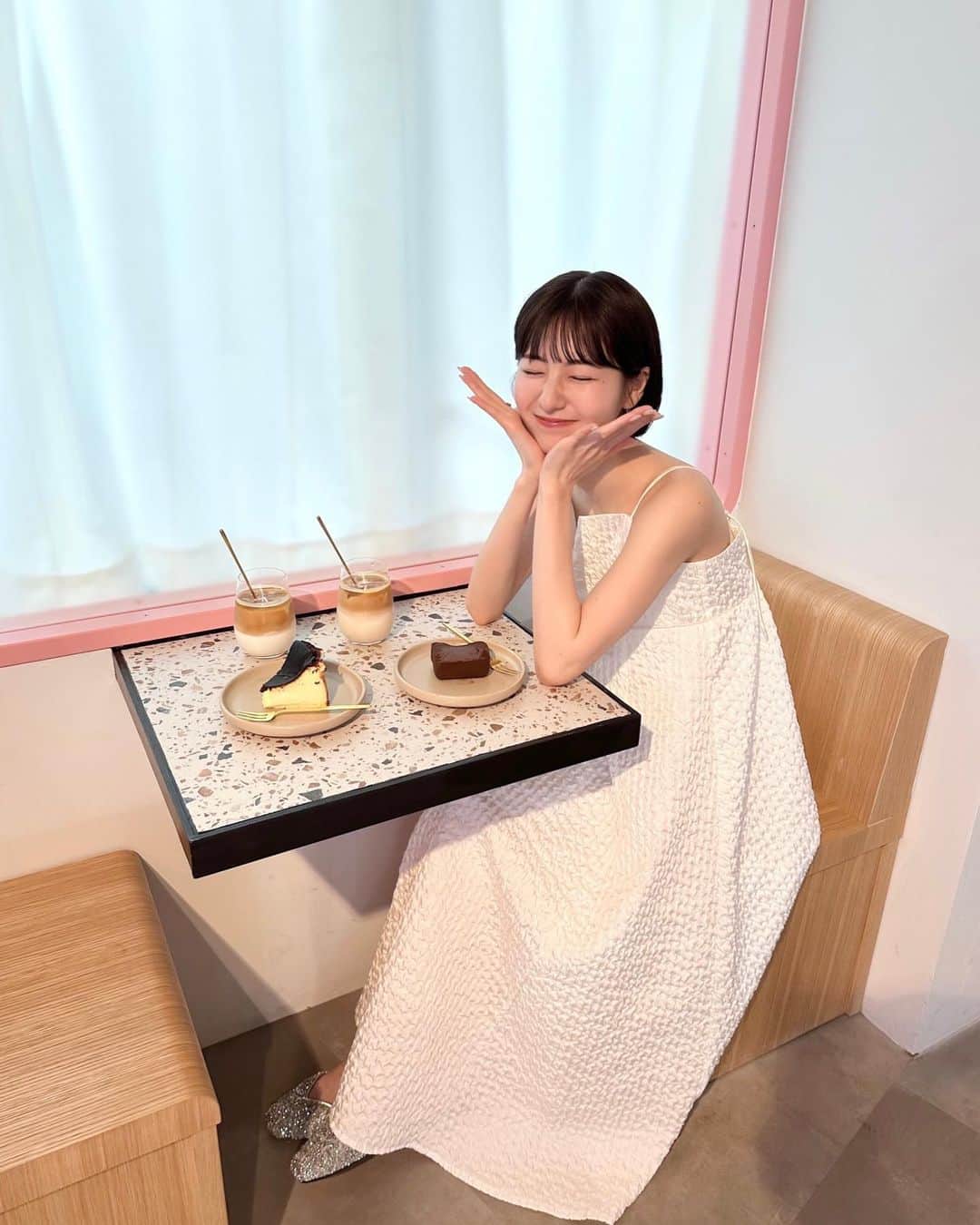 糸原美波さんのインスタグラム写真 - (糸原美波Instagram)「あかりんとカフェに行った日 🎀  ファンの方にお会いして 二人の写真を撮って下さったの🥹♡ 元気を頂いて もっと頑張ろうと改めて思えた日だった 😌！ ありがとうございます♡」5月25日 20時12分 - minami_itohara