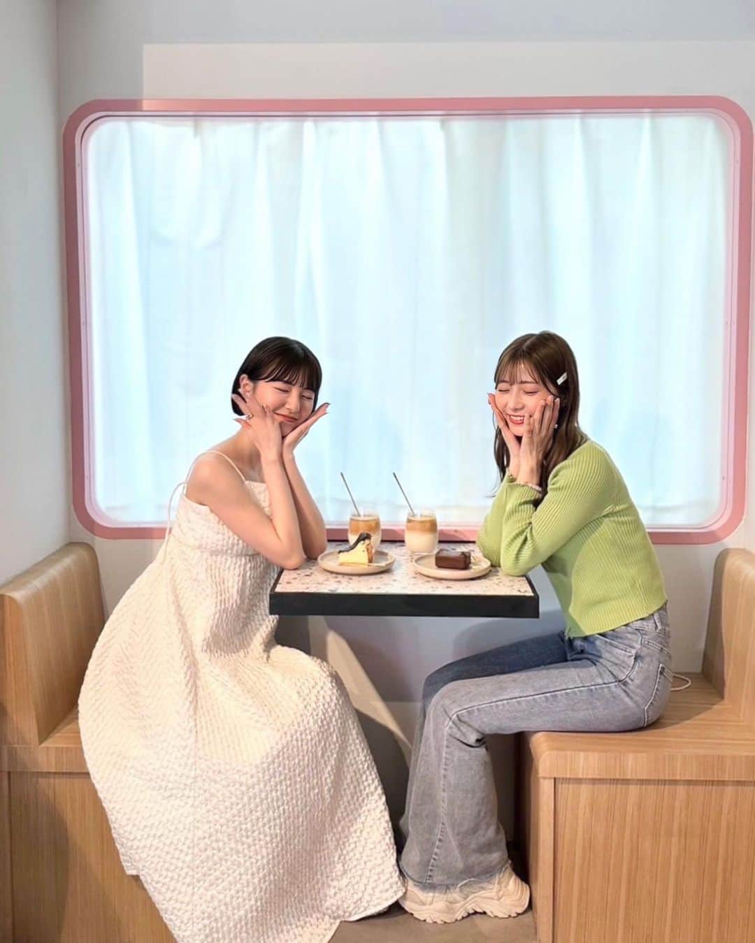 糸原美波さんのインスタグラム写真 - (糸原美波Instagram)「あかりんとカフェに行った日 🎀  ファンの方にお会いして 二人の写真を撮って下さったの🥹♡ 元気を頂いて もっと頑張ろうと改めて思えた日だった 😌！ ありがとうございます♡」5月25日 20時12分 - minami_itohara