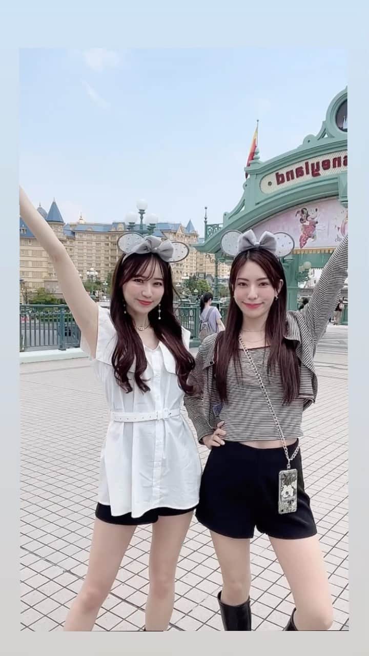 のインスタグラム：「先日行ったご褒美ディズニー💕 お天気で良かった😆☀️ しほみんと✨🐭 @shihomi1129  ・ ・ #思い出リール#japanesegirl #リール動画  #model #東京ディズニーリゾート #東京ディズニーシー #ディズニーシー #おでかけ #enjoy #tokyodisneyresort #shooting#disney#撮影モデル #撮影会モデル#jpn#思い出#お出かけ#disneysea #大人の遠足#wondrous#カチューシャ#ミニーカチューシャ#体力おばけ#🐭🏰」